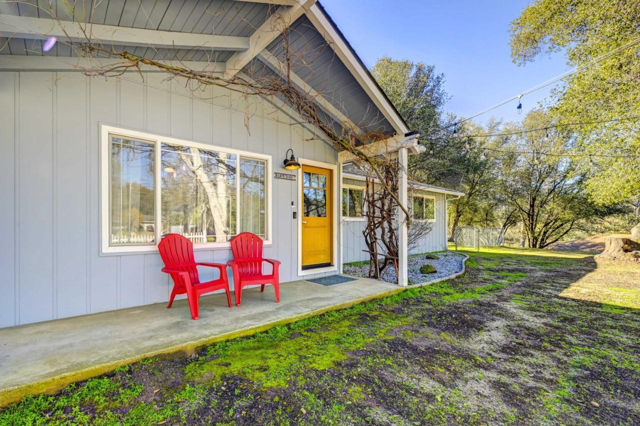 Dog-Friendly Oakhurst Home Walk To Downtown! Exterior photo